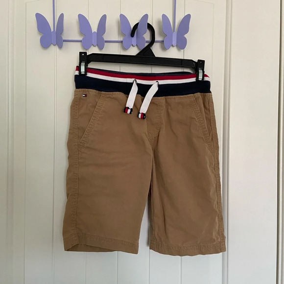 Tommy Hilfiger boy’s‎ tan elastic waistband logo shorts — small - Picture 1 of 7